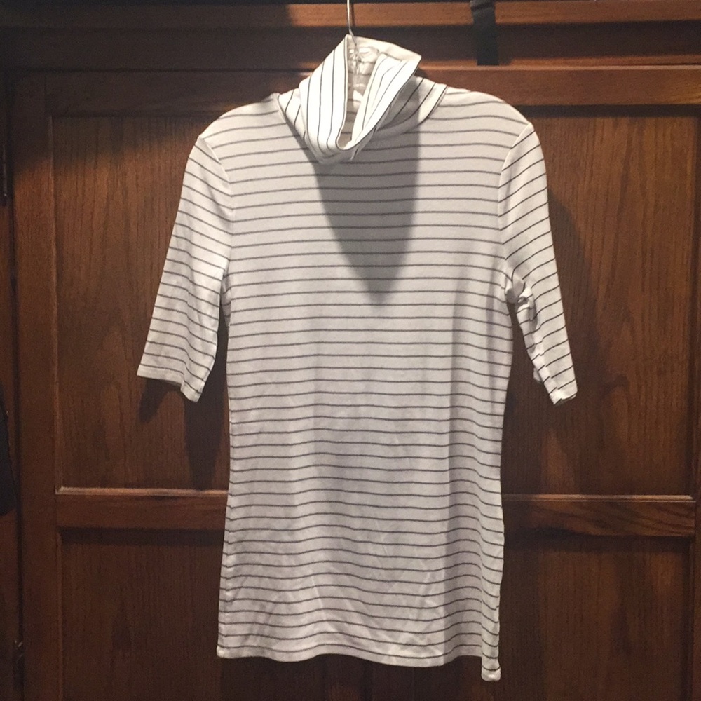 Elbow sleeve turtleneck top